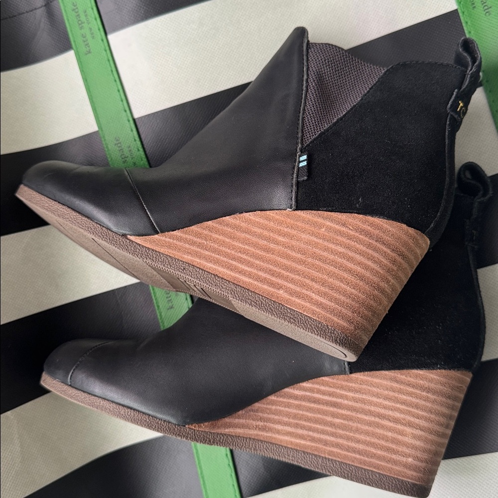 TOMS Women's Sleek Black Booties